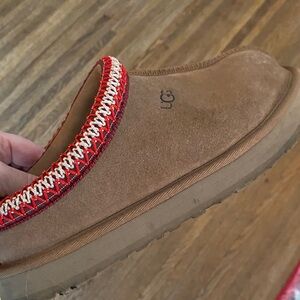 UGG Women's Tan and Red Slippers